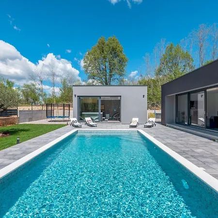 Villa Averie *